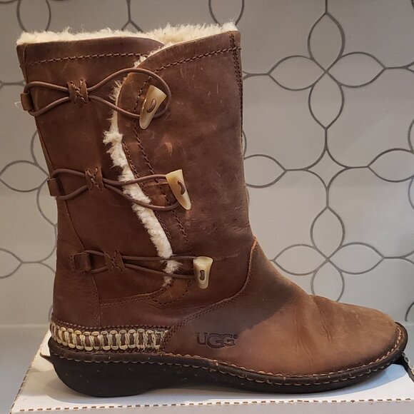 Womens Ugg Kona Leather Boot With Sheepskin Lining Size 10M - Picture 1 of 15